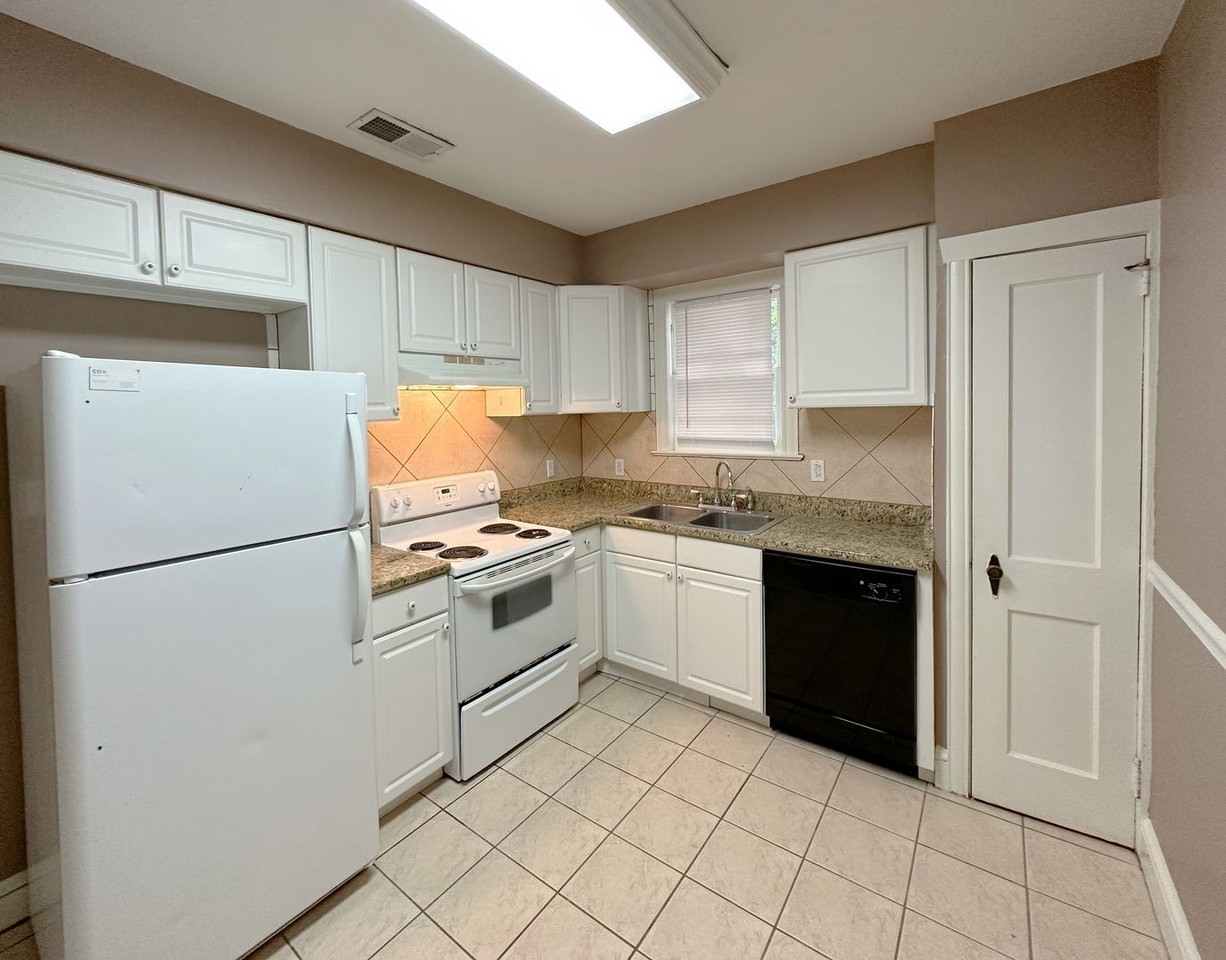 1835 Nw 5th Ave #1 - Photo 5 of 16