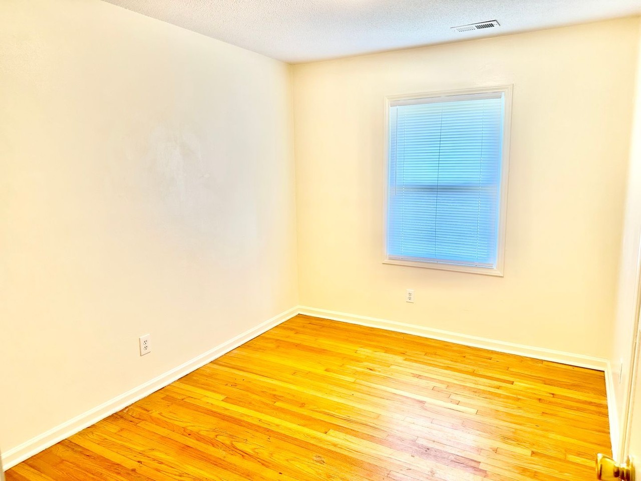 951 Pebble Rd - Photo 4 of 13