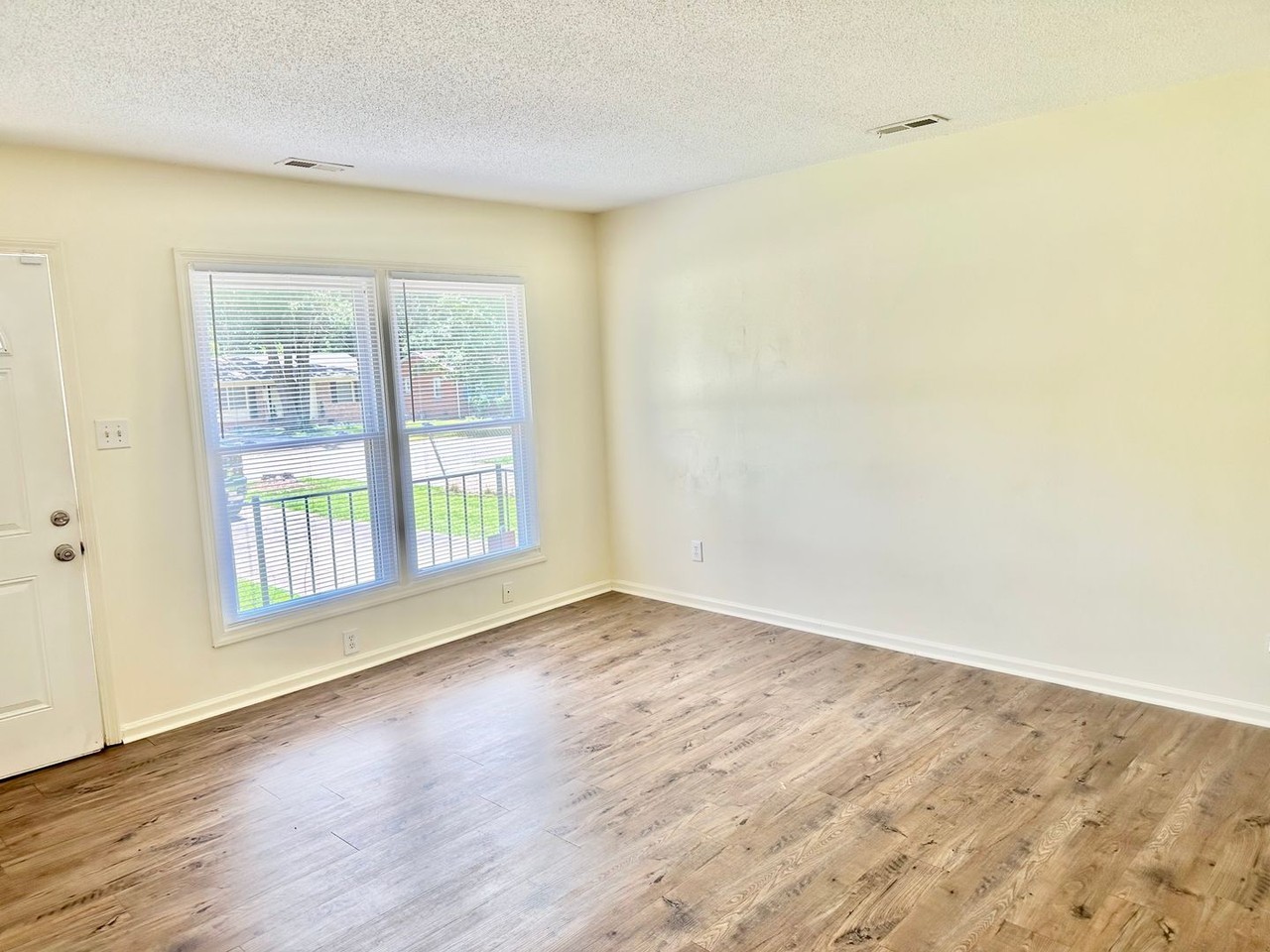 951 Pebble Rd - Photo 6 of 13