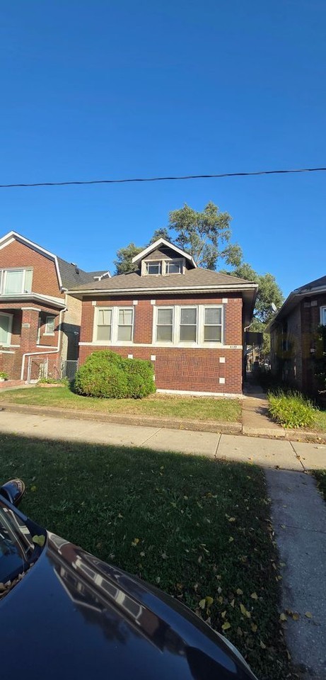 8147 S Bishop St - Photo 2 of 45