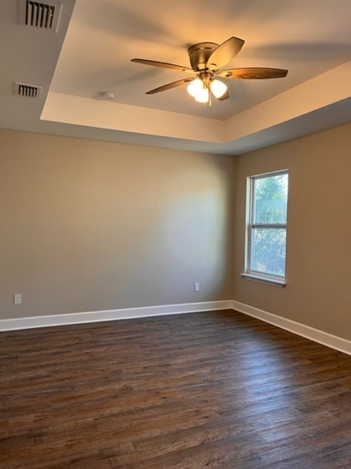 214 Chippewa Rd - Photo 5 of 10