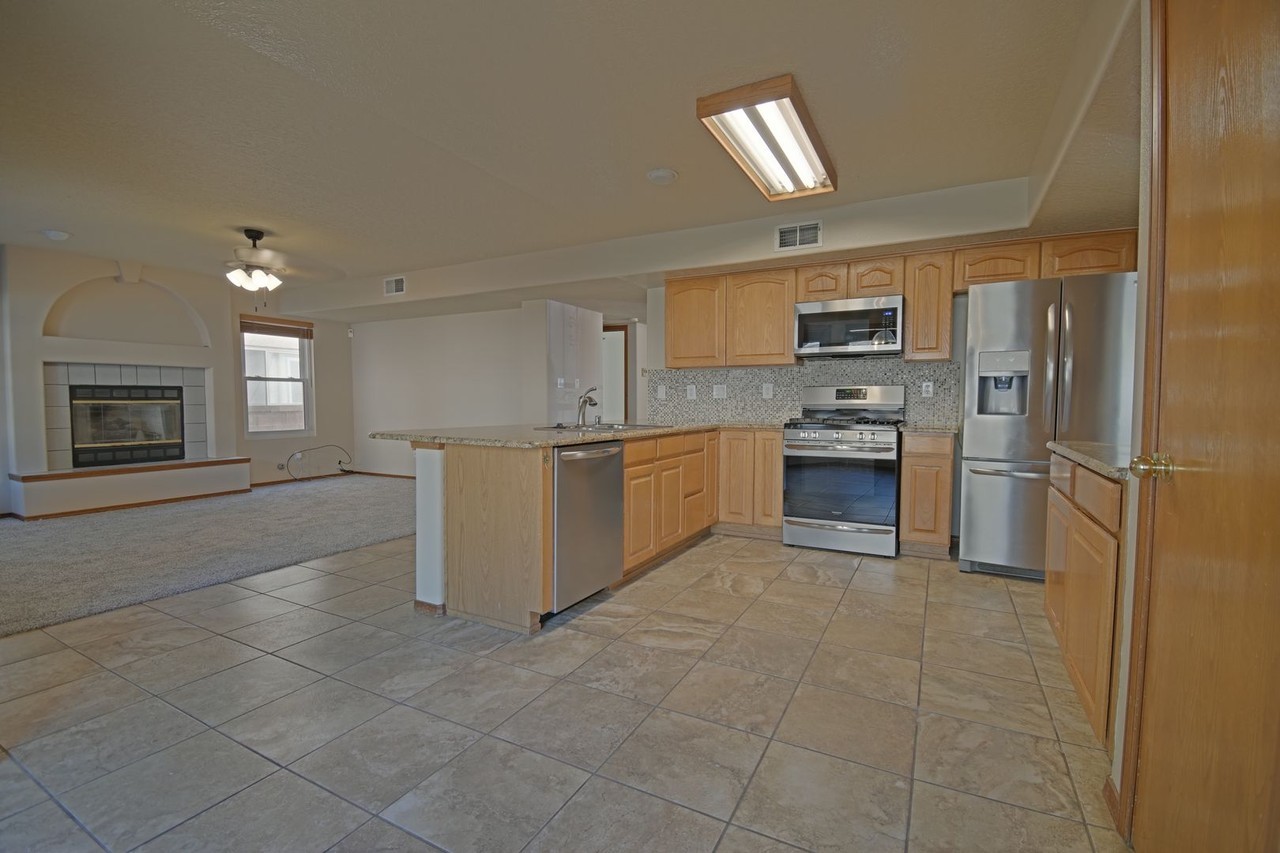 8416 Wilson Hurley Pl Ne - Photo 3 of 21