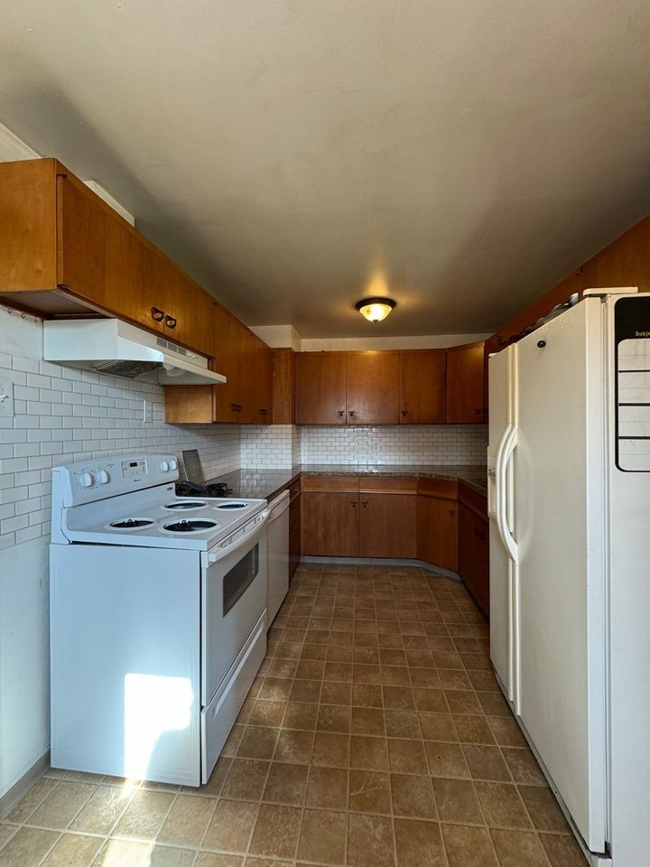 802 E Tacoma Ave #1 - Photo 6 of 17