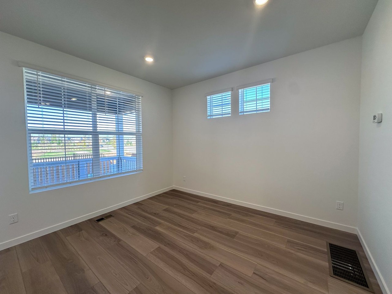 8959 Wintertide Ct - Photo 7 of 48