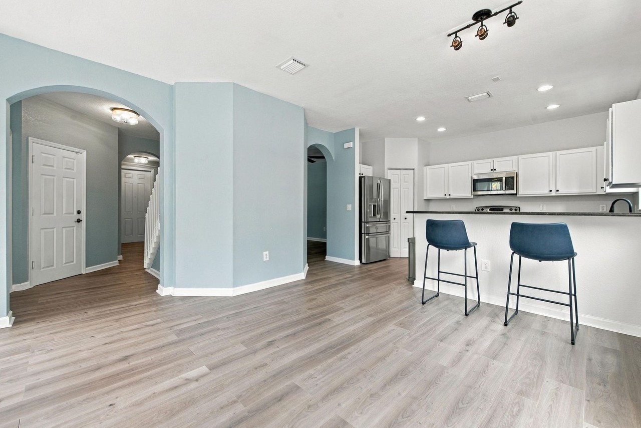 11869 Sw 154th Ave - Photo 2 of 25