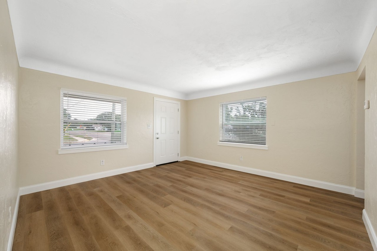 3800 26th St N - Photo 4 of 33