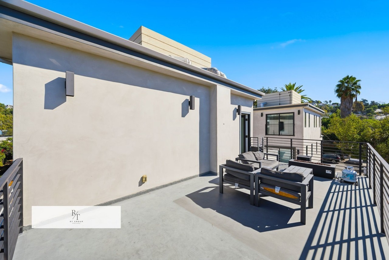 1207 Manzanita St - Photo 7 of 36