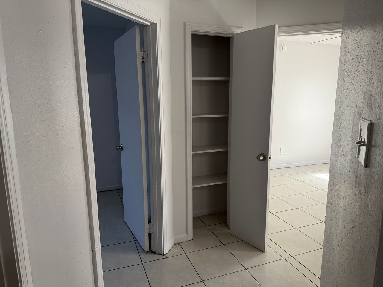 3729 Sandy Ln Apt B - Photo 3 of 7