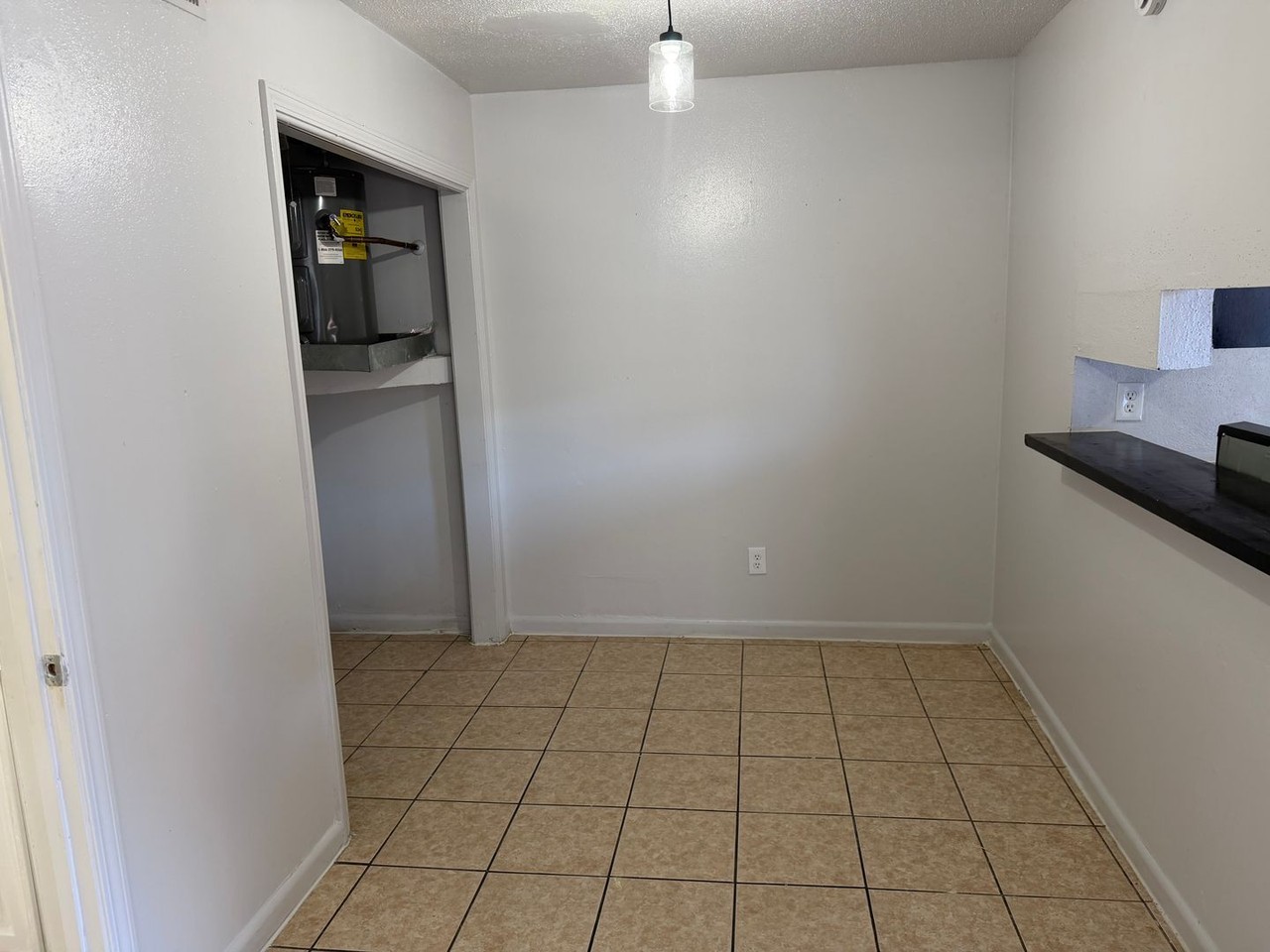 3729 Sandy Ln Apt B - Photo 4 of 7