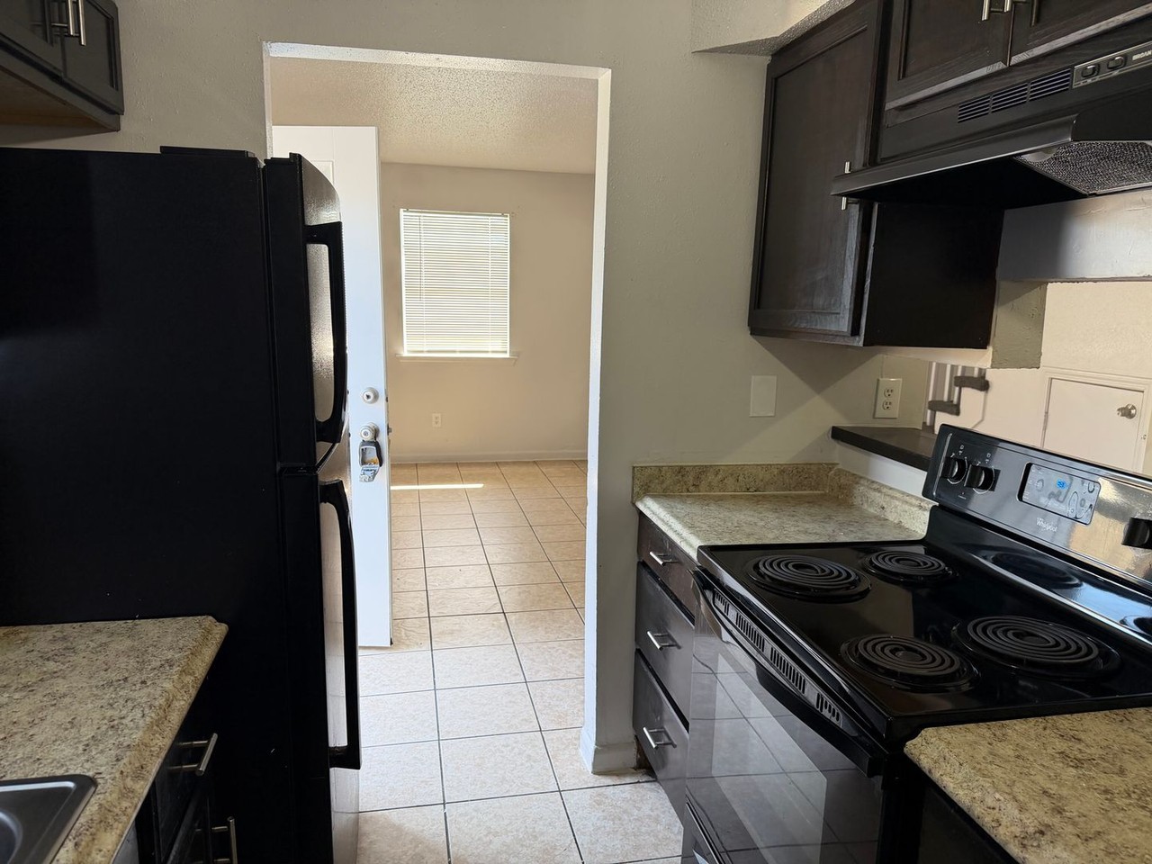 3729 Sandy Ln Apt B - Photo 6 of 7