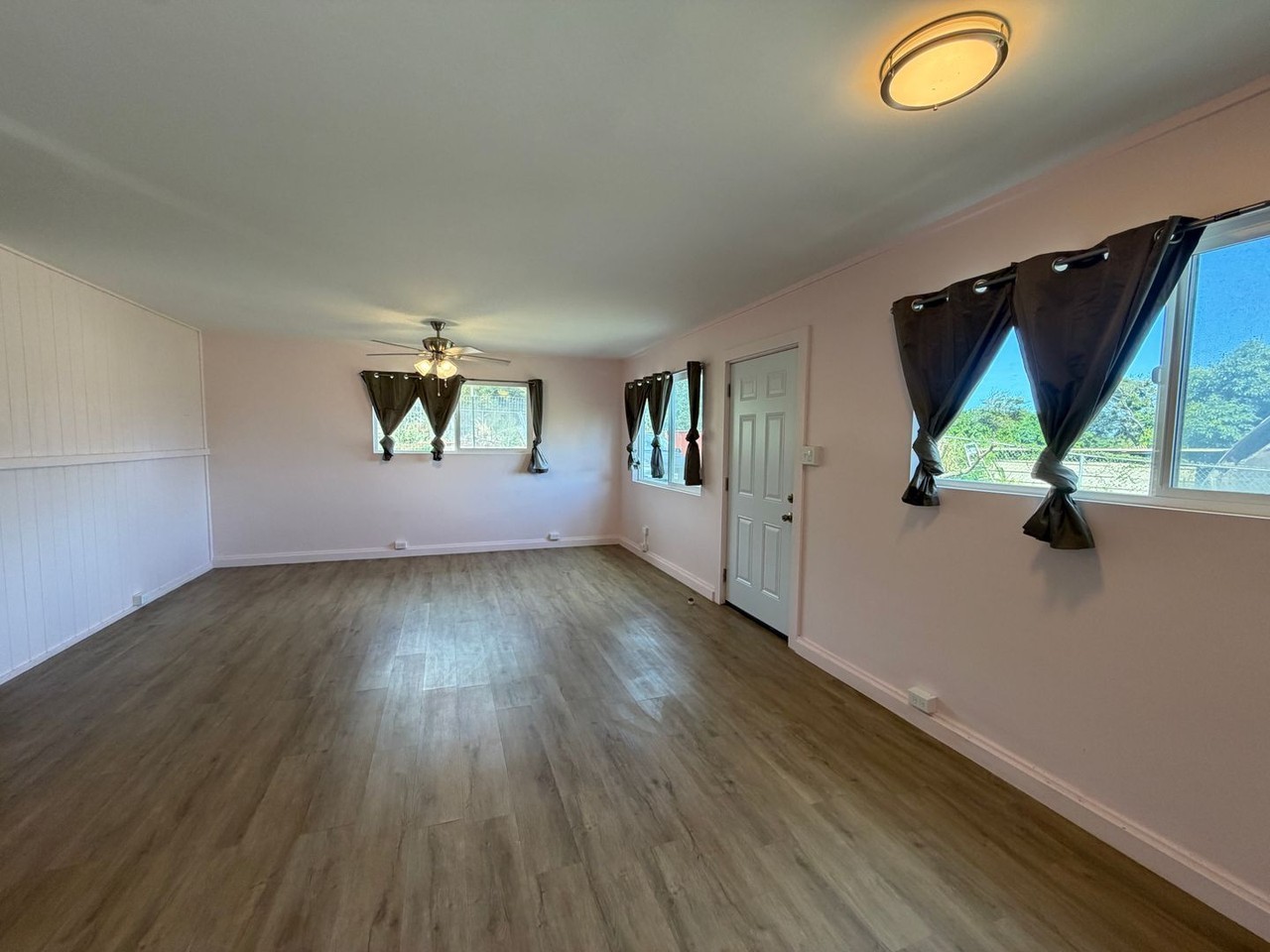 1550 Nukuna Pl Apt C - Photo 5 of 27