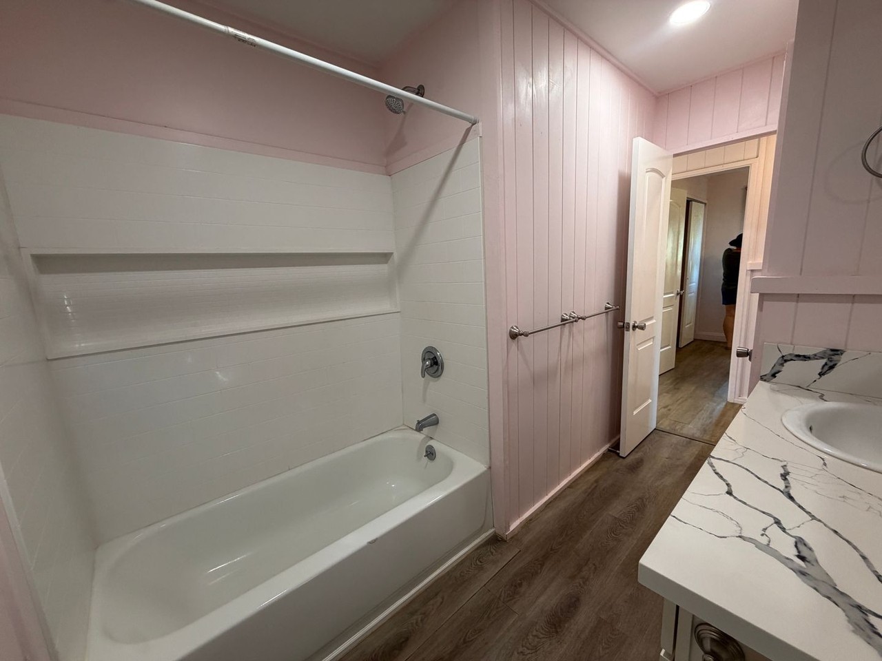 1550 Nukuna Pl Apt C - Photo 7 of 27