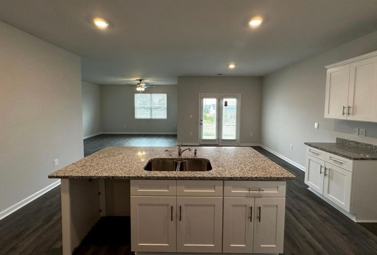 1219 Admiral Ave - Photo 5 of 26