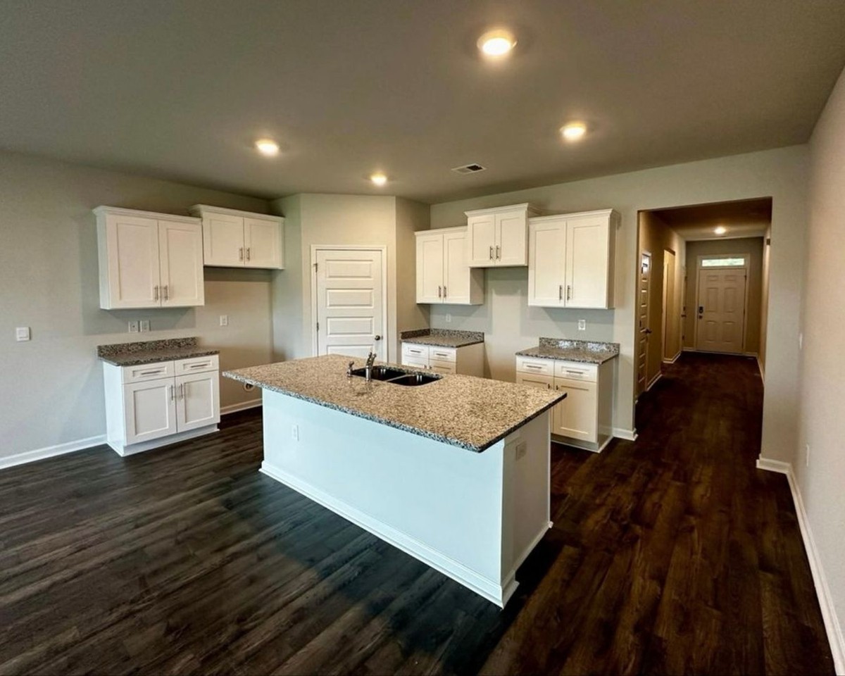 1219 Admiral Ave - Photo 6 of 26