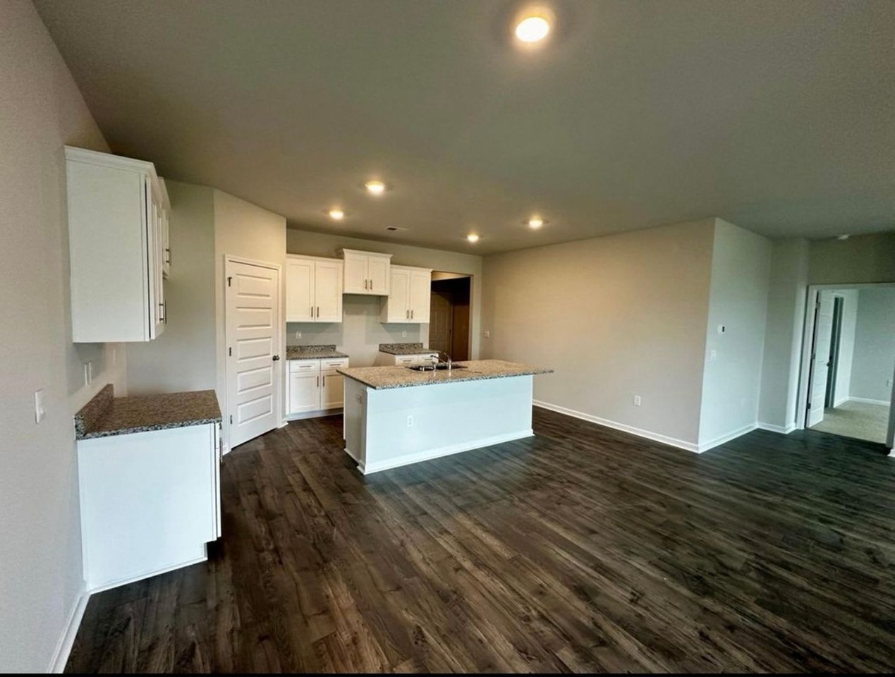 1219 Admiral Ave - Photo 2 of 19