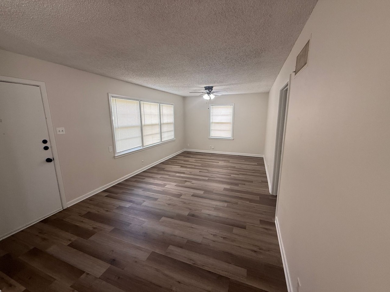 4011 38th St - Photo 3 of 6