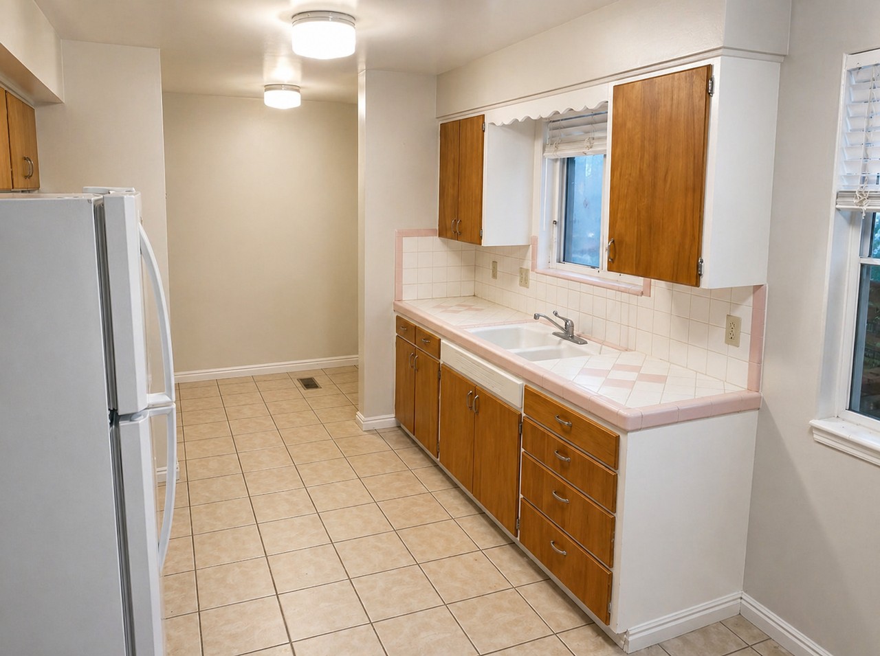 5468 Roy - Photo 3 of 6