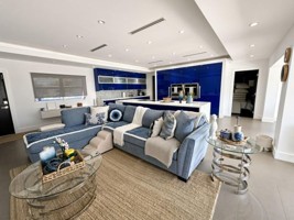 featured image of 2300 Ne 19th Ave