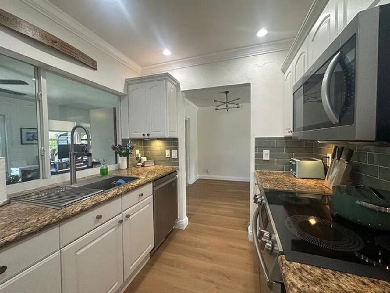 3640 Ne 16th Ave - Photo 2 of 15