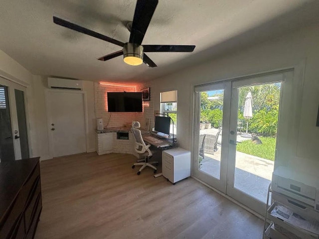 3640 Ne 16th Ave - Photo 4 of 15