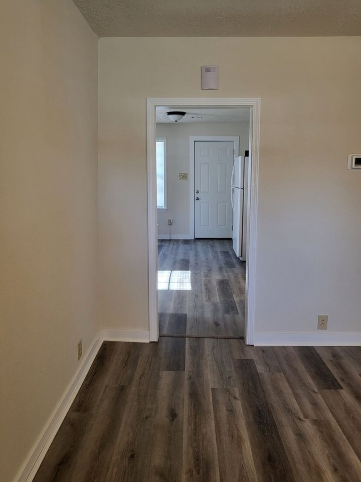 618 N Webb St - Photo 6 of 16