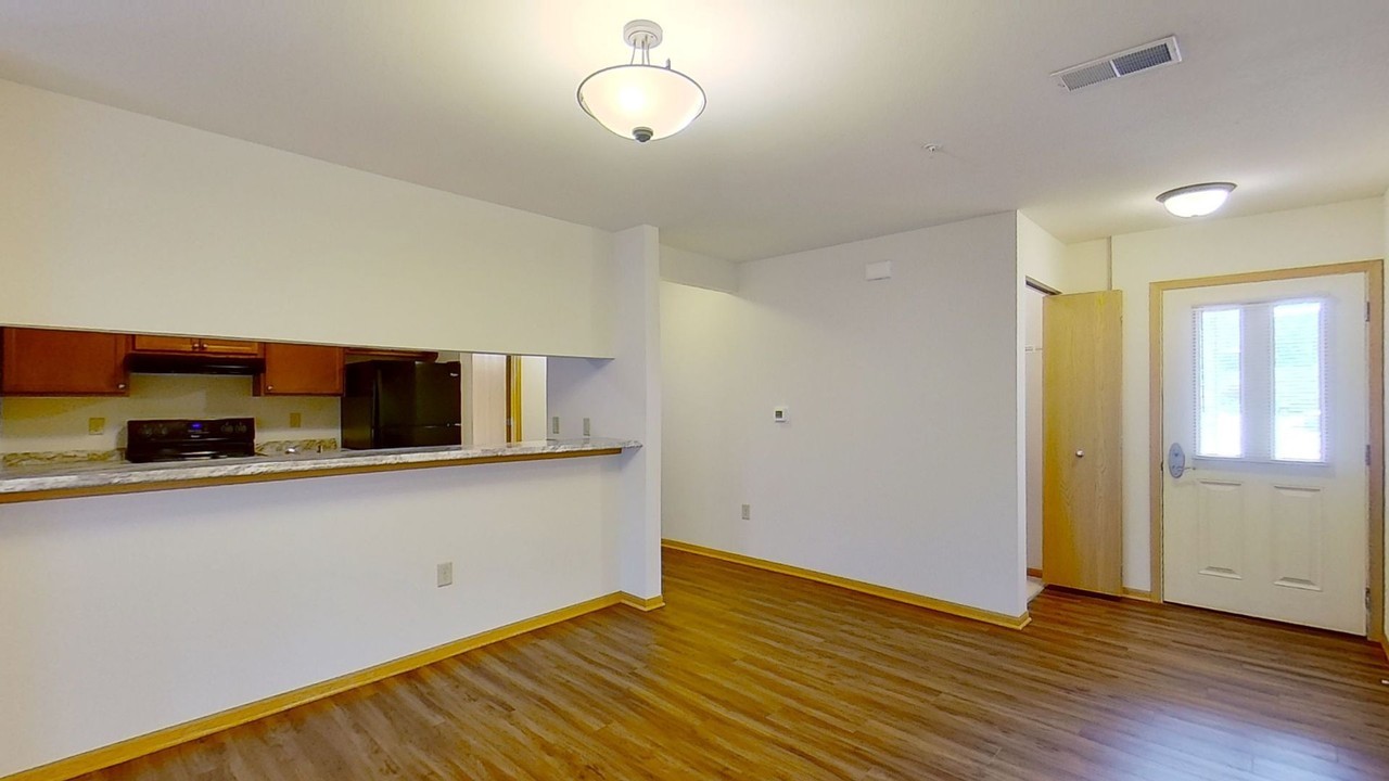 625 Cedar Bluffs Way - Photo 3 of 16