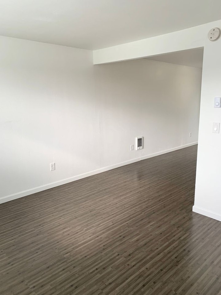 Brookshore Apartments - Photo 3 of 40