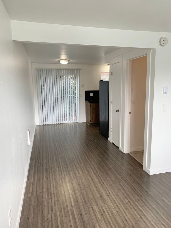 Brookshore Apartments - Photo 4 of 40