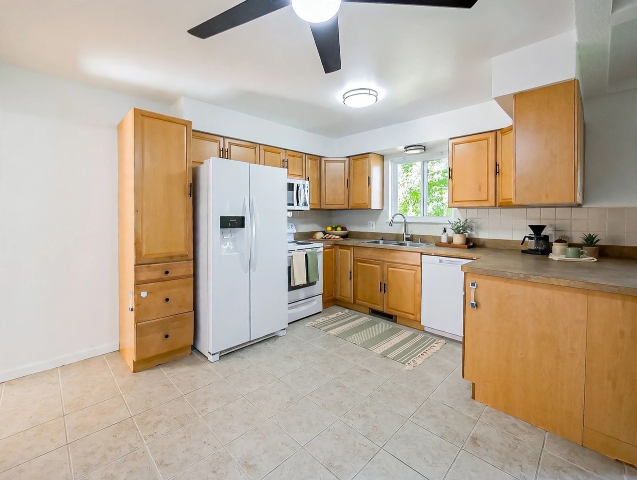 8580 Buffalo Dr - Photo 3 of 35
