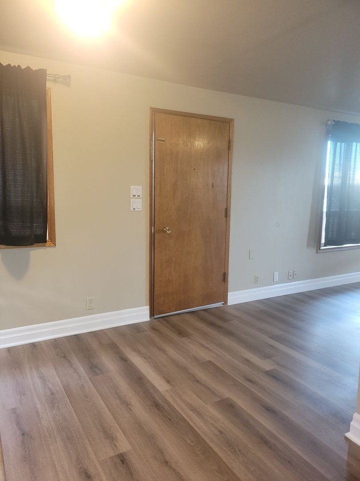 102 S Summit Ave #A - Photo 3 of 17