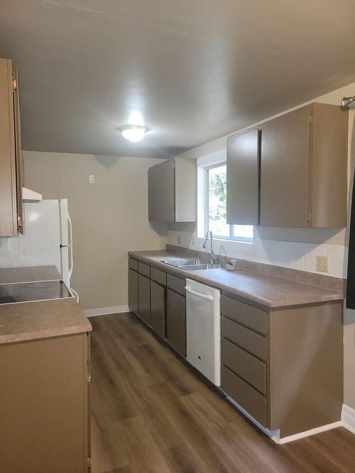 102 S Summit Ave #A - Photo 4 of 17