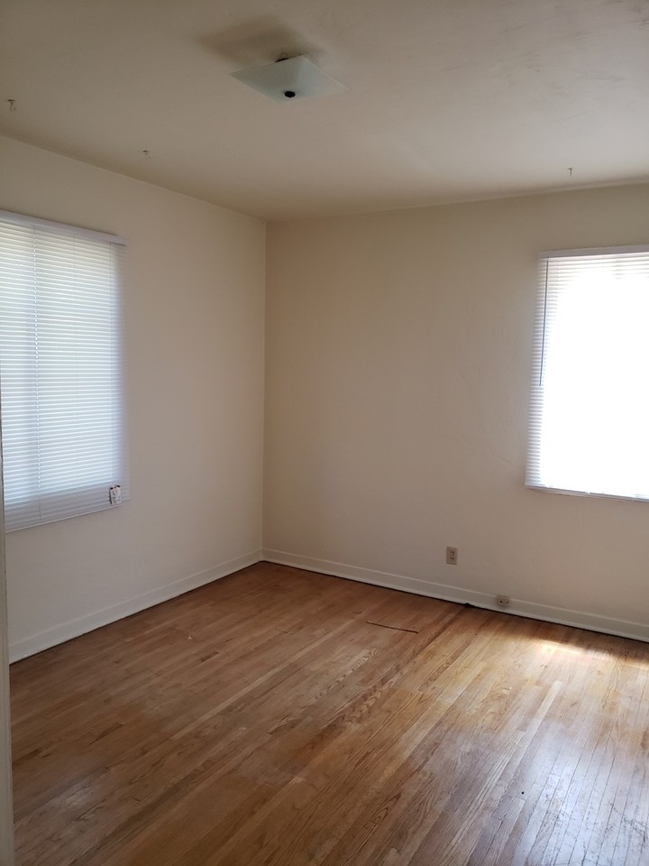 2916 Constitution Ave Ne - Photo 5 of 20