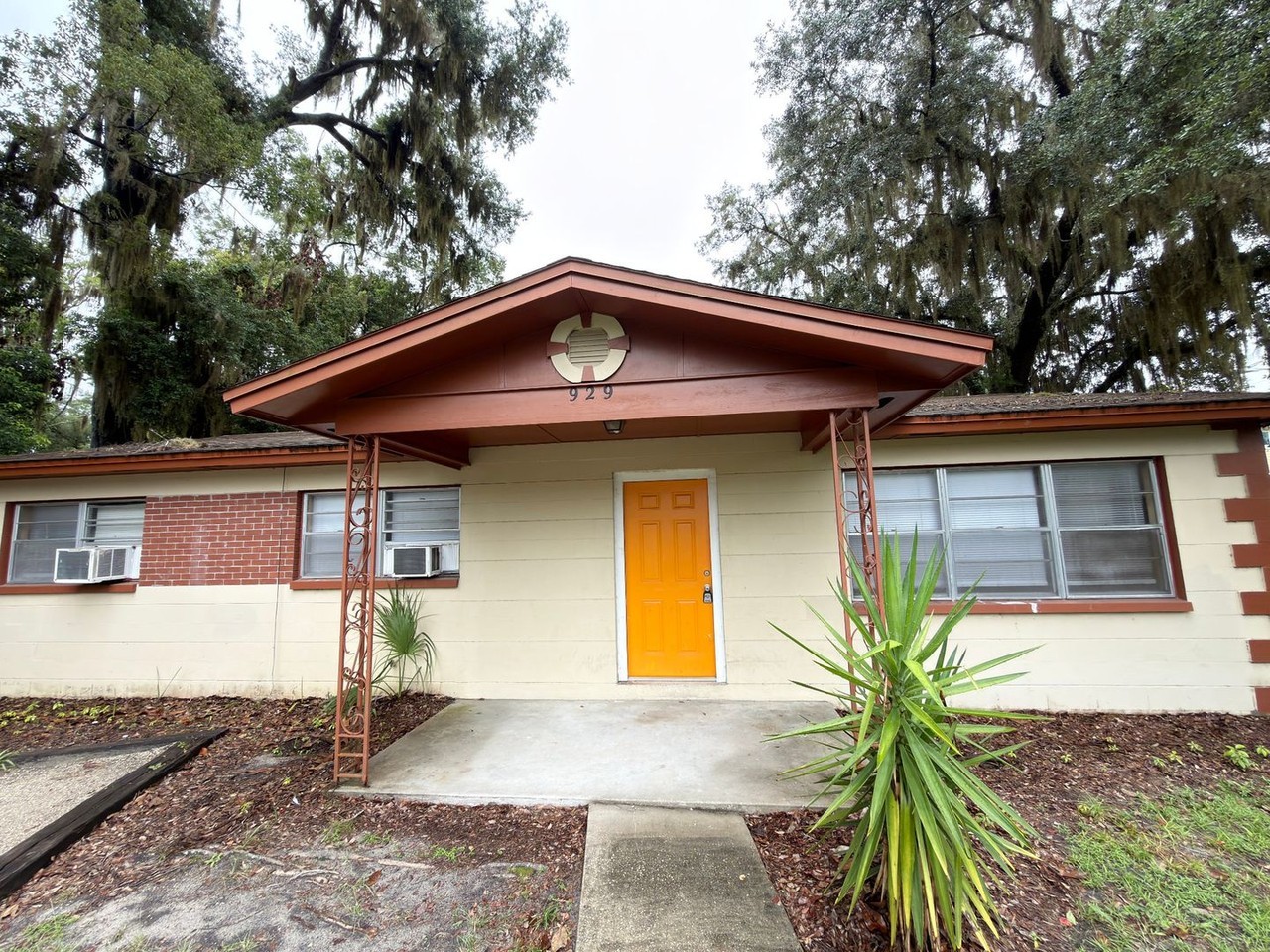 929 Nw 7th Ave - Photo 2 of 13