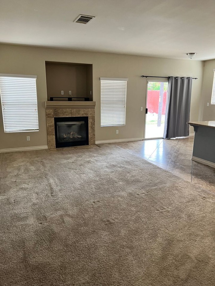 43752 Seine Ct - Photo 4 of 15