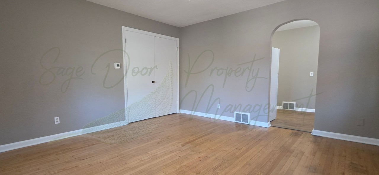 1530 S Ash Ave - Photo 4 of 11