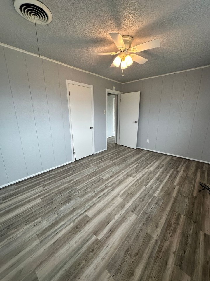 1635 Nw 20th Ave - Photo 7 of 12