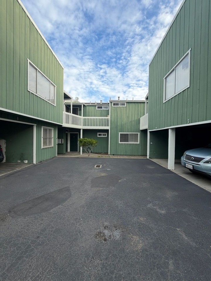 229 1st St - Photo 2 of 28