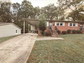 727 Lee St - Photo 1 of 1