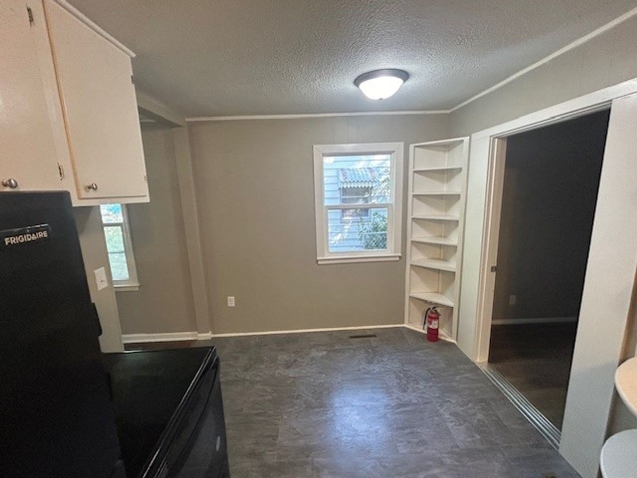 840 S Pinecrest St - Photo 2 of 15