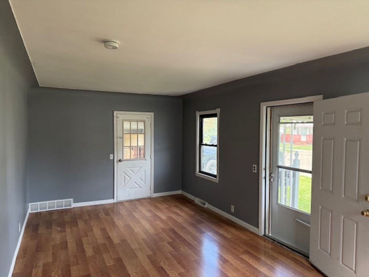 27861 Bohnhoff St - Photo 2 of 8