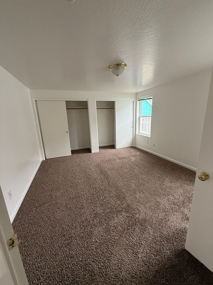 762 Marshall Ave - Photo 3 of 13