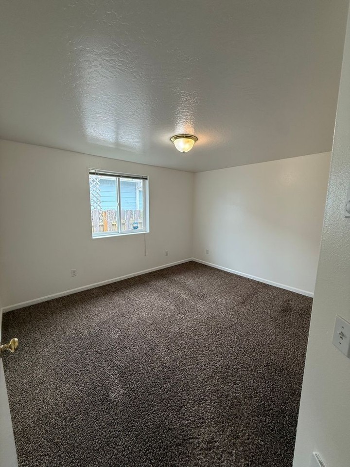 762 Marshall Ave - Photo 7 of 13