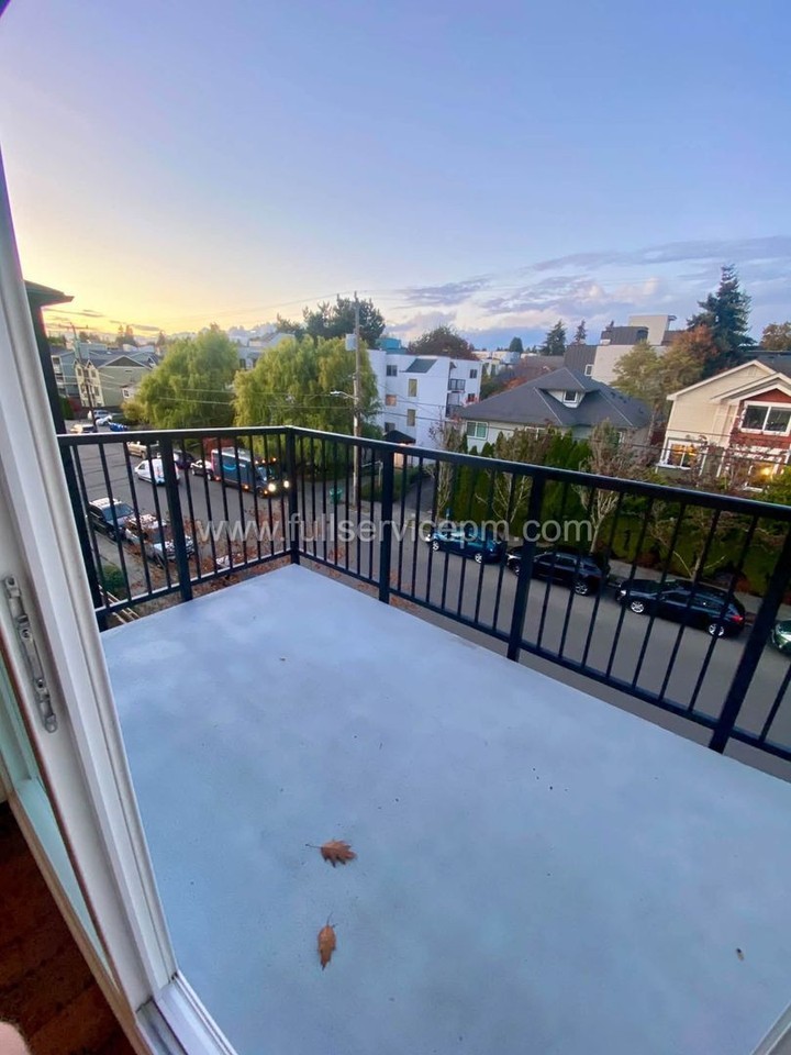 2413 Nw 59th St #402E - Photo 5 of 28