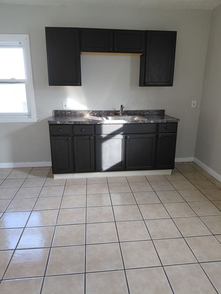 3279 W 50th St - Photo 5 of 14