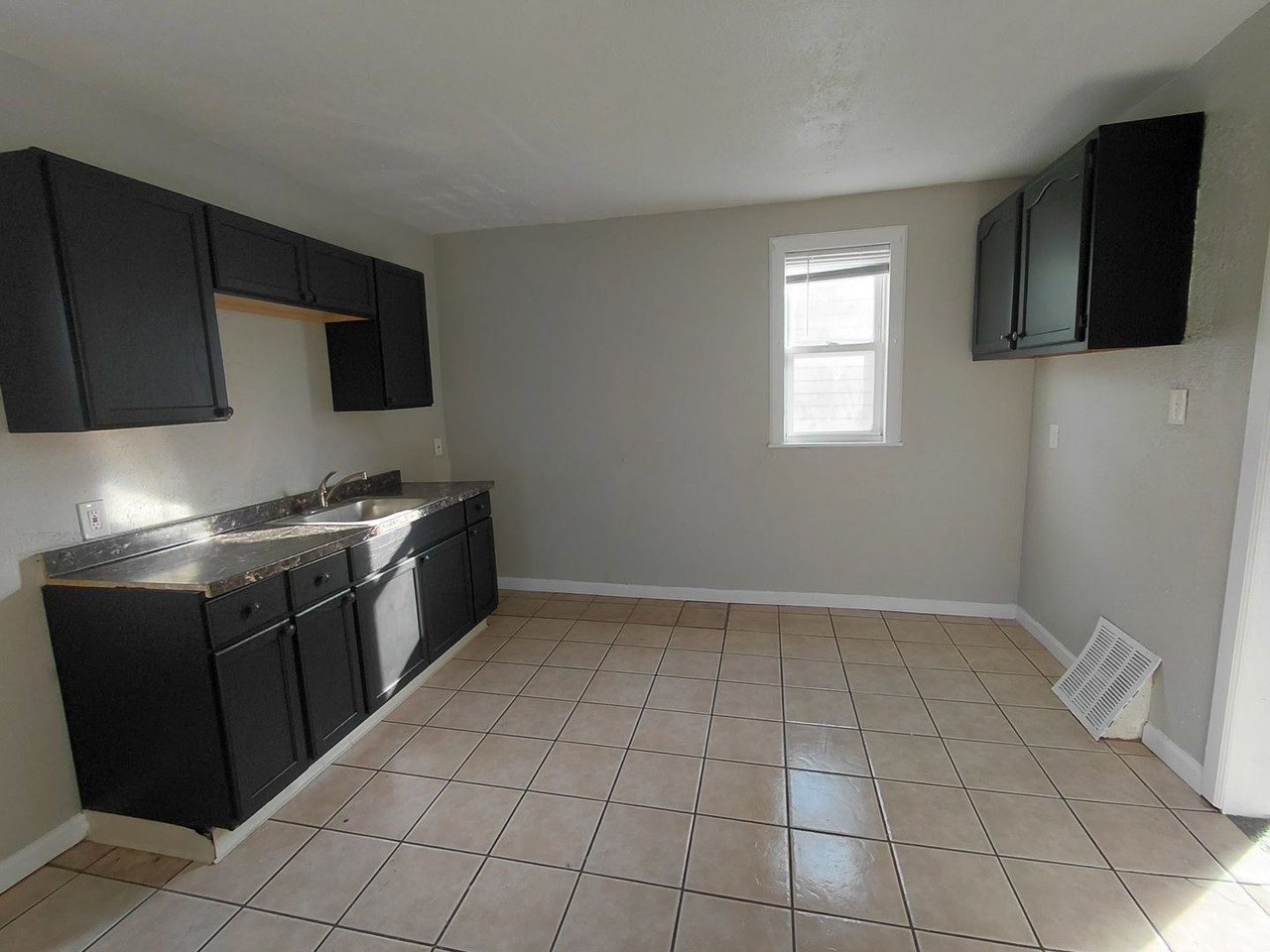 3279 W 50th St - Photo 6 of 14