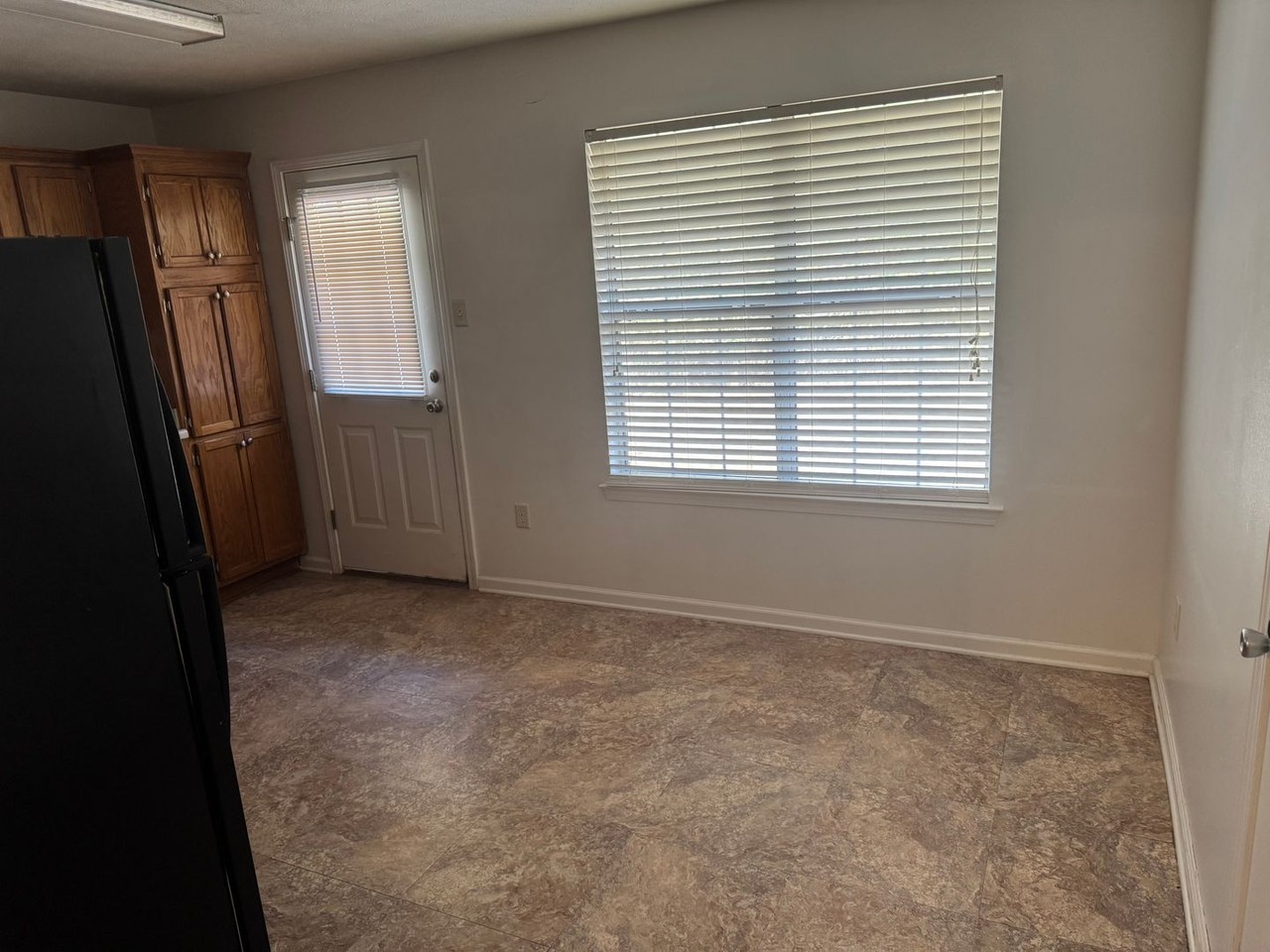 1340 Pyramid Dr - Photo 4 of 11