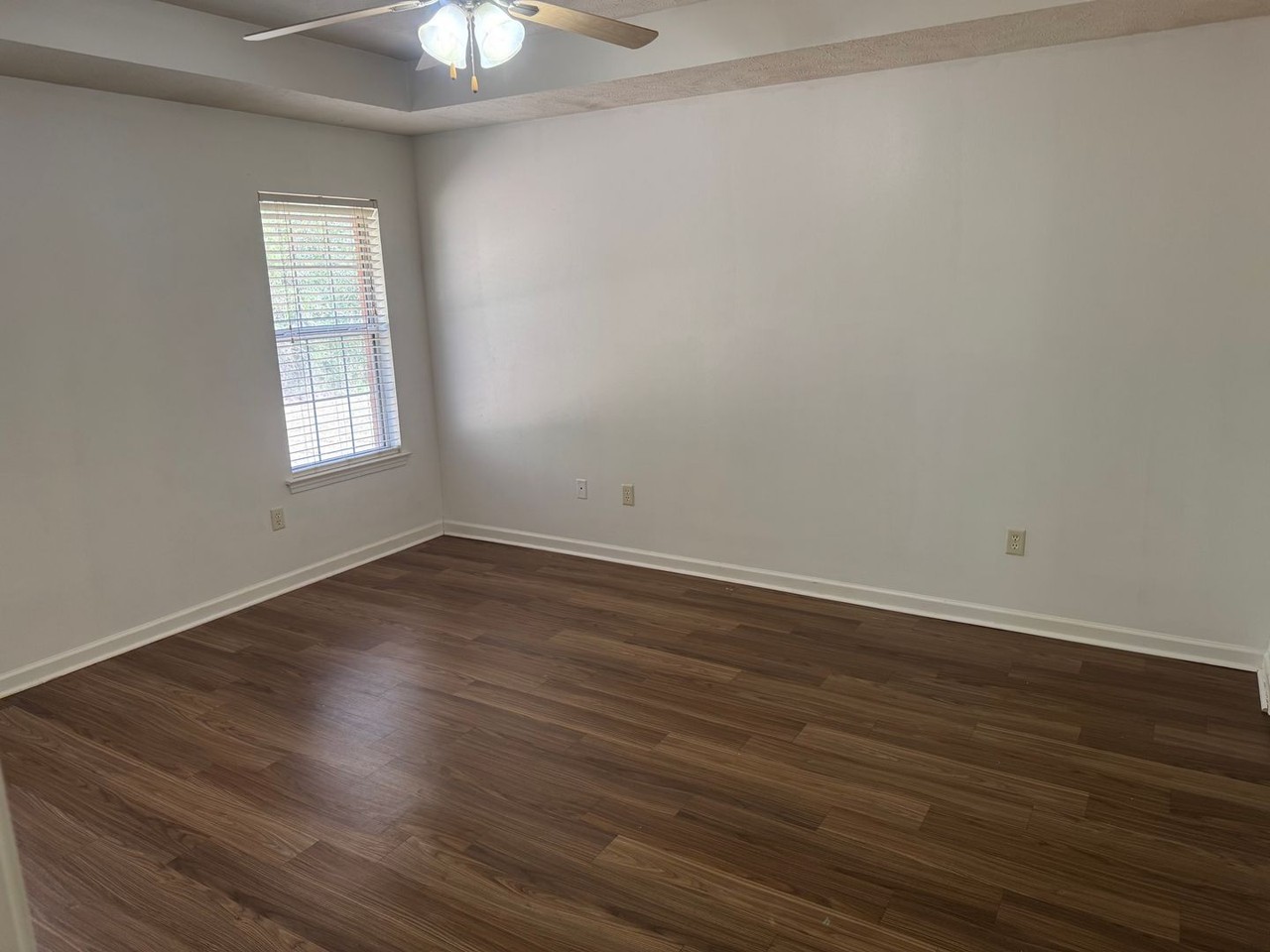 1340 Pyramid Dr - Photo 6 of 11