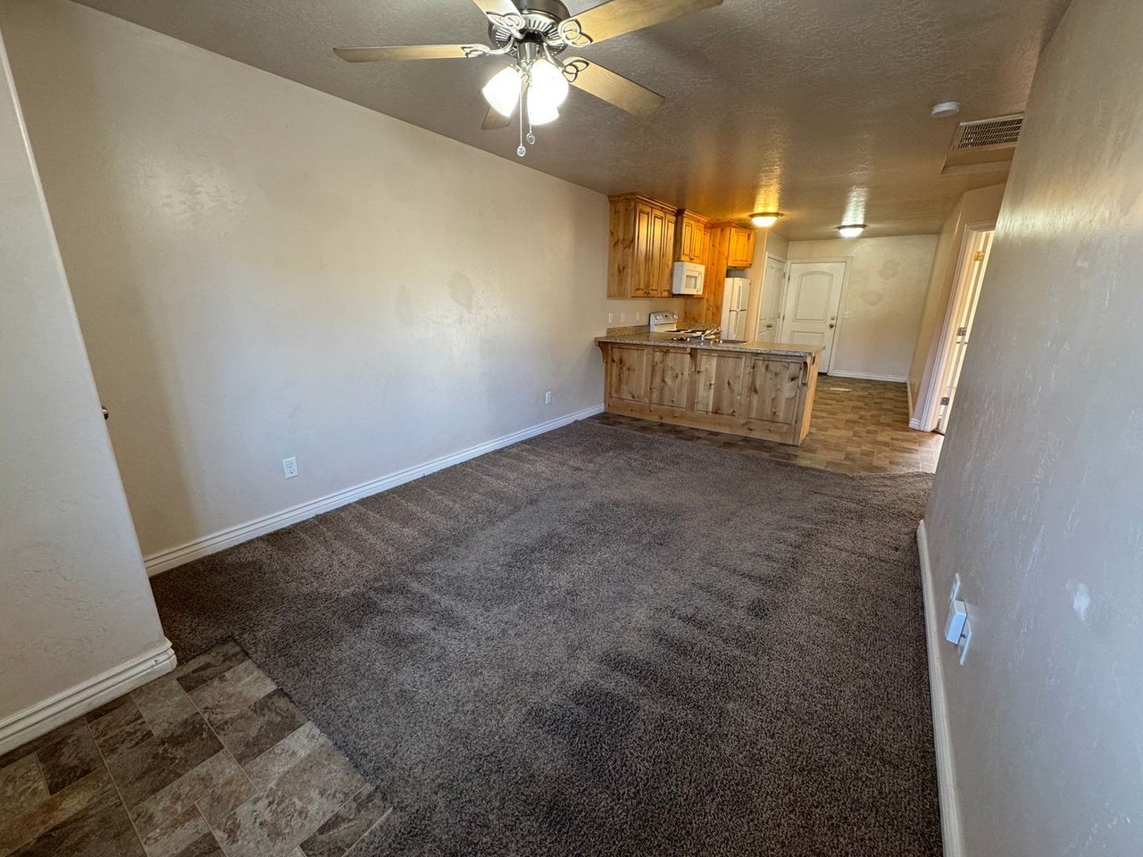 2021 W Starry Ln - Photo 4 of 16