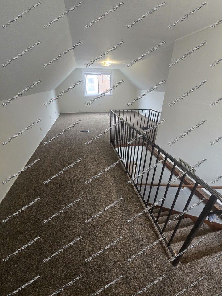 6815 Forestdale Ave - Photo 7 of 11