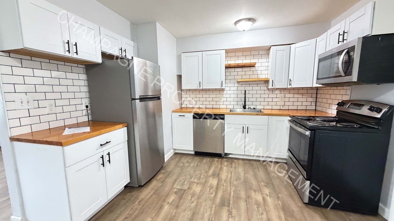7003 E 111th St - Photo 4 of 10